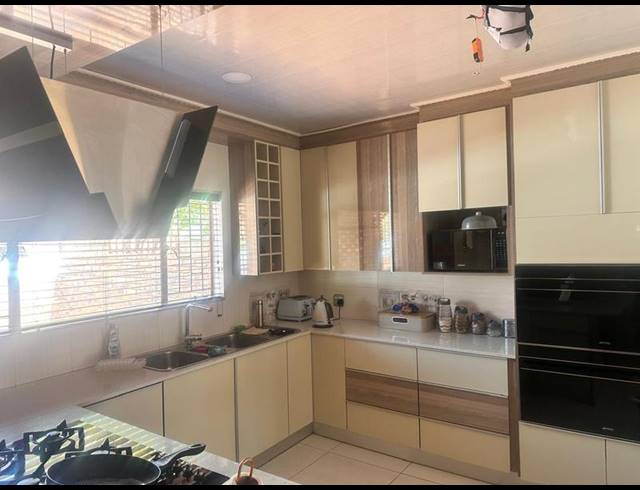 5 BEDROOM HOUSE FOR SALE IN AMANDASIG